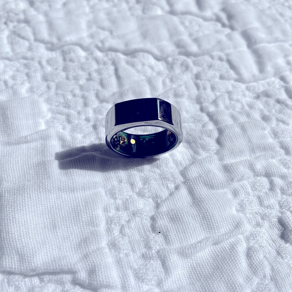 Oura Heritage Silver Ring Size 7 USB charger